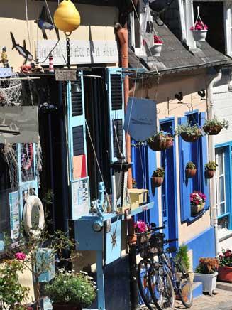 Wander the picturesque laneways of Saint-Valery-sur-Somme