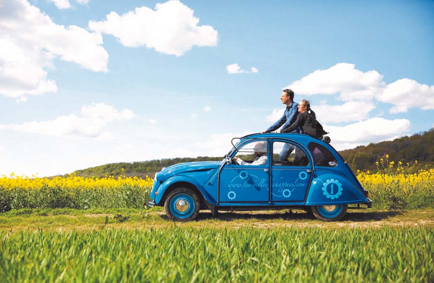 Discover the Marais Audomarois the iconic way by 2CV…