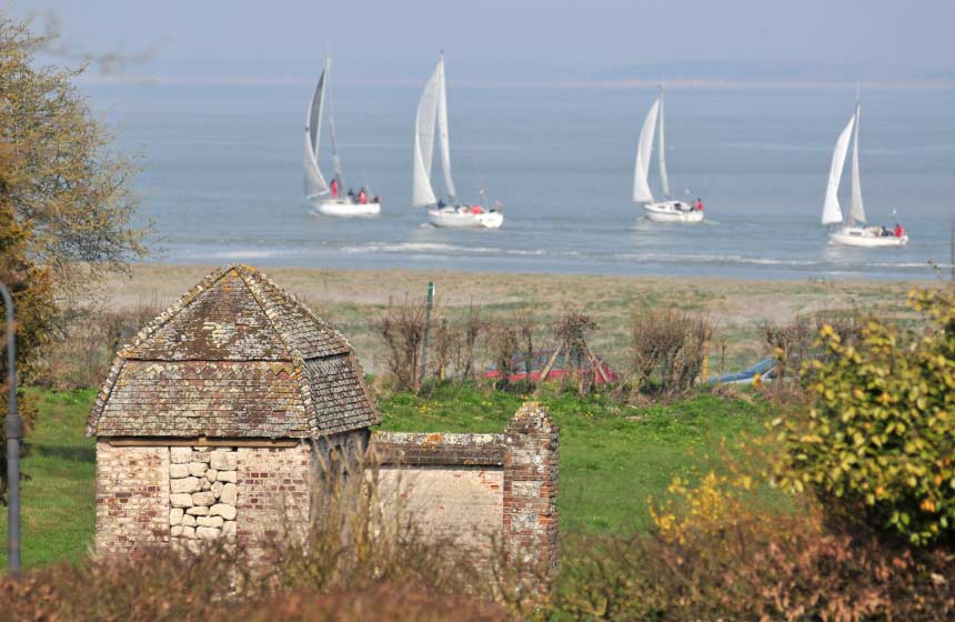 Solo Somme Bay Birdwatching 3 Hotel In Nature S Paradise French