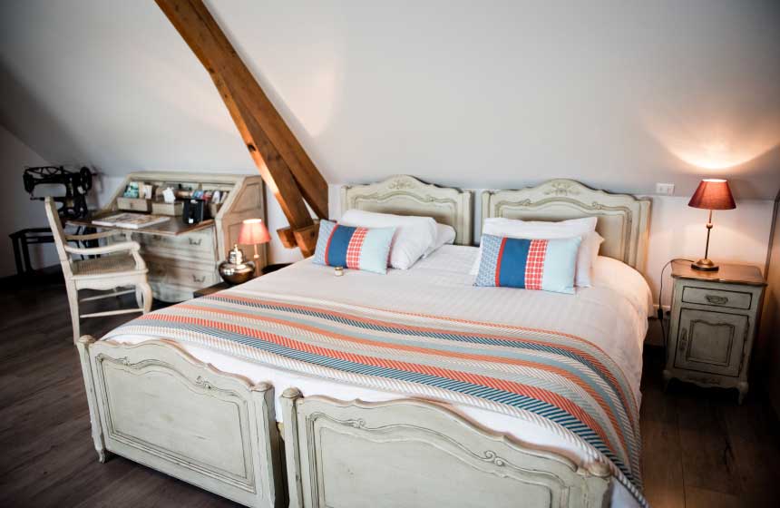 One of the ‘Privilège’ suites at your stylish French B&B Le Prieuré in Northern France