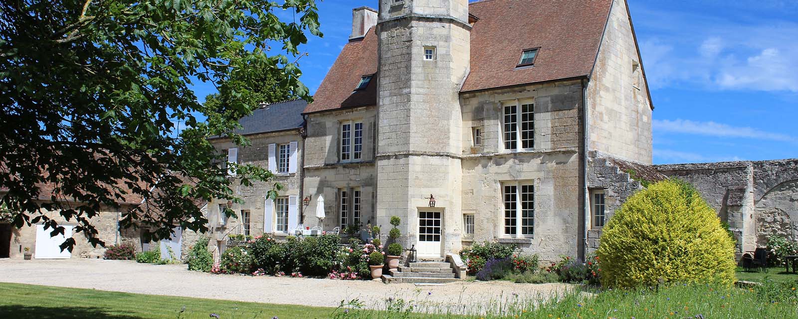 Family-friendly gite in France for 12, just 1 hour from Paris - French ...